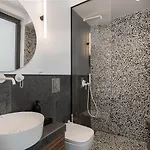 Jnv Luxury - Urban Oasis By Etouri ハニア