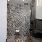 Jnv Luxury - Urban Oasis By Etouri Villa